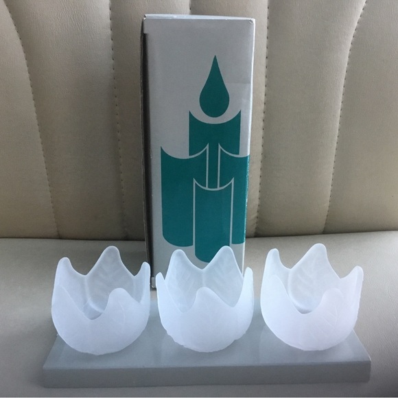 PartyLite Accents Partylite Set Of 3 Frosted Lotus Blossom Tealight